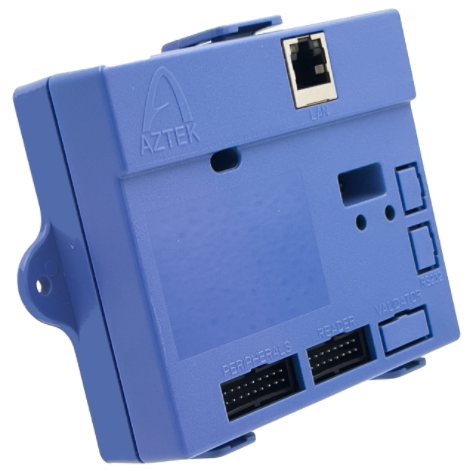 Boîtier bleu avec un port RJ45 dans sa partie supérieur, logo Aztek dans la partie supérieur gauche, il dispose également d’un port USB-C sur le coté droit, une ouverture pour le buzzer, un autre pour les LEDS et deux dernière ouverture pour deux boutons